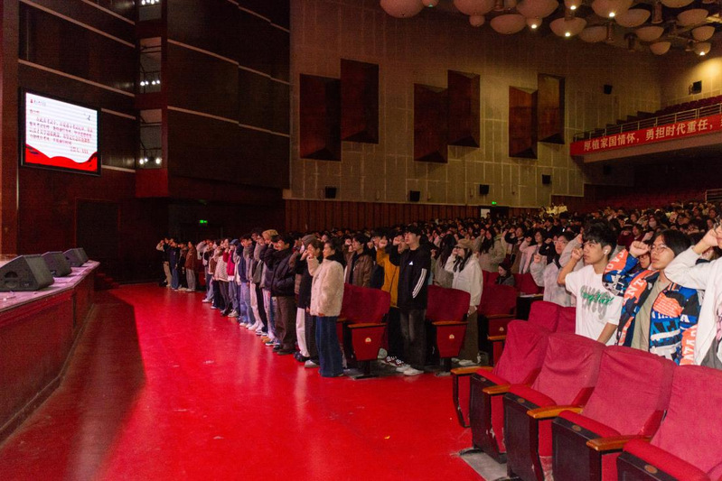 表彰先进树榜样，诚信应考护平安...